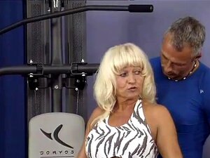 Powerful Women porn & sex videos in high quality at RunPorn.com