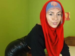 Skirt Porno Webcam Videos - OhJaJa.com